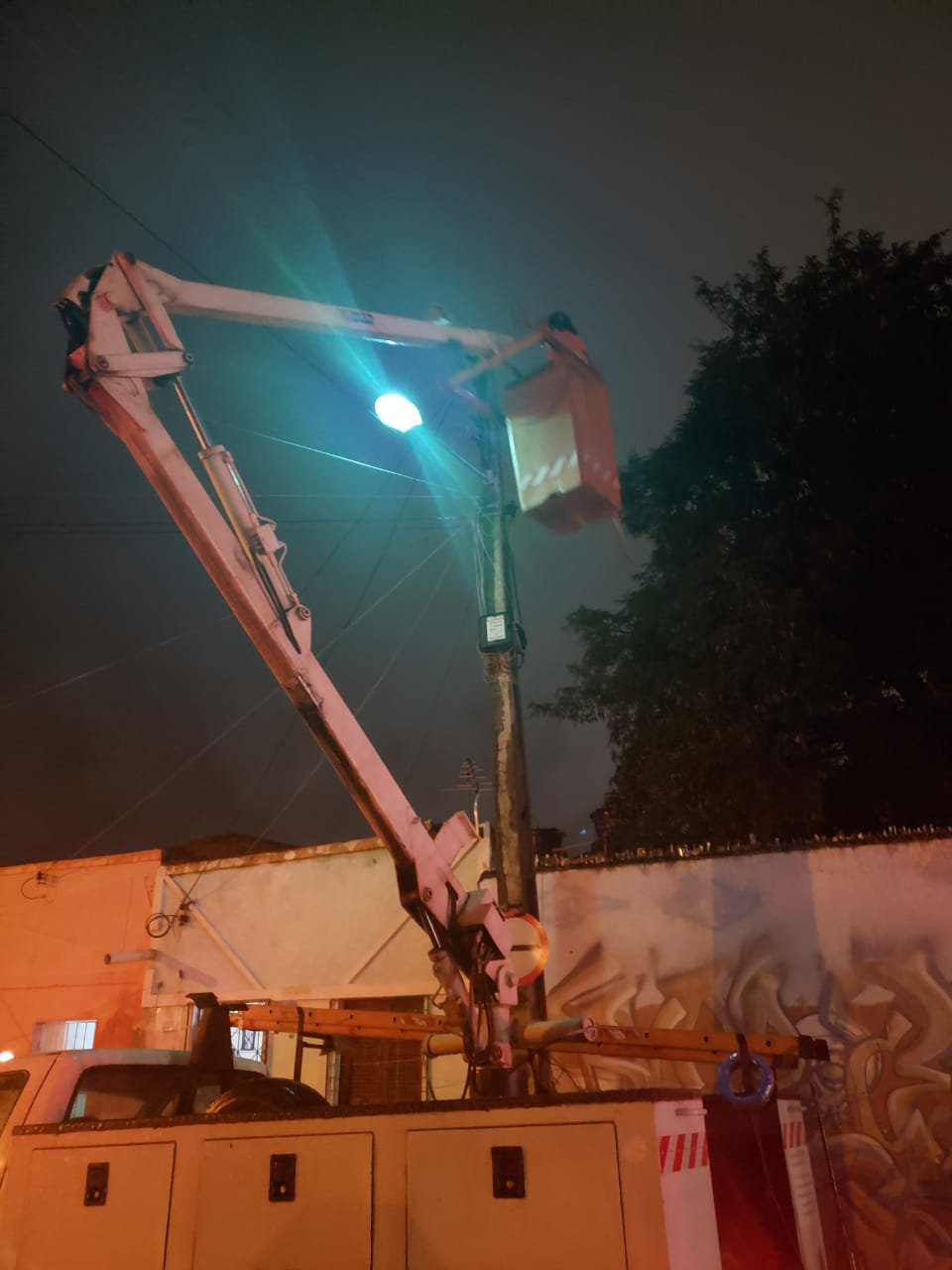 Romero lança novo pacote de obras do Programa Ilumina Campina e vistoria implantação de iluminação de LED em ruas da Zona Leste