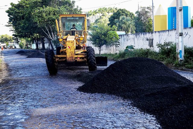PROGRAMA CRESCE CAMPINA 4: Romero lança pacote de R$ 20 milhões em obras de asfaltamento para beneficiar 96 ruas de 25 bairros de Campina Grande